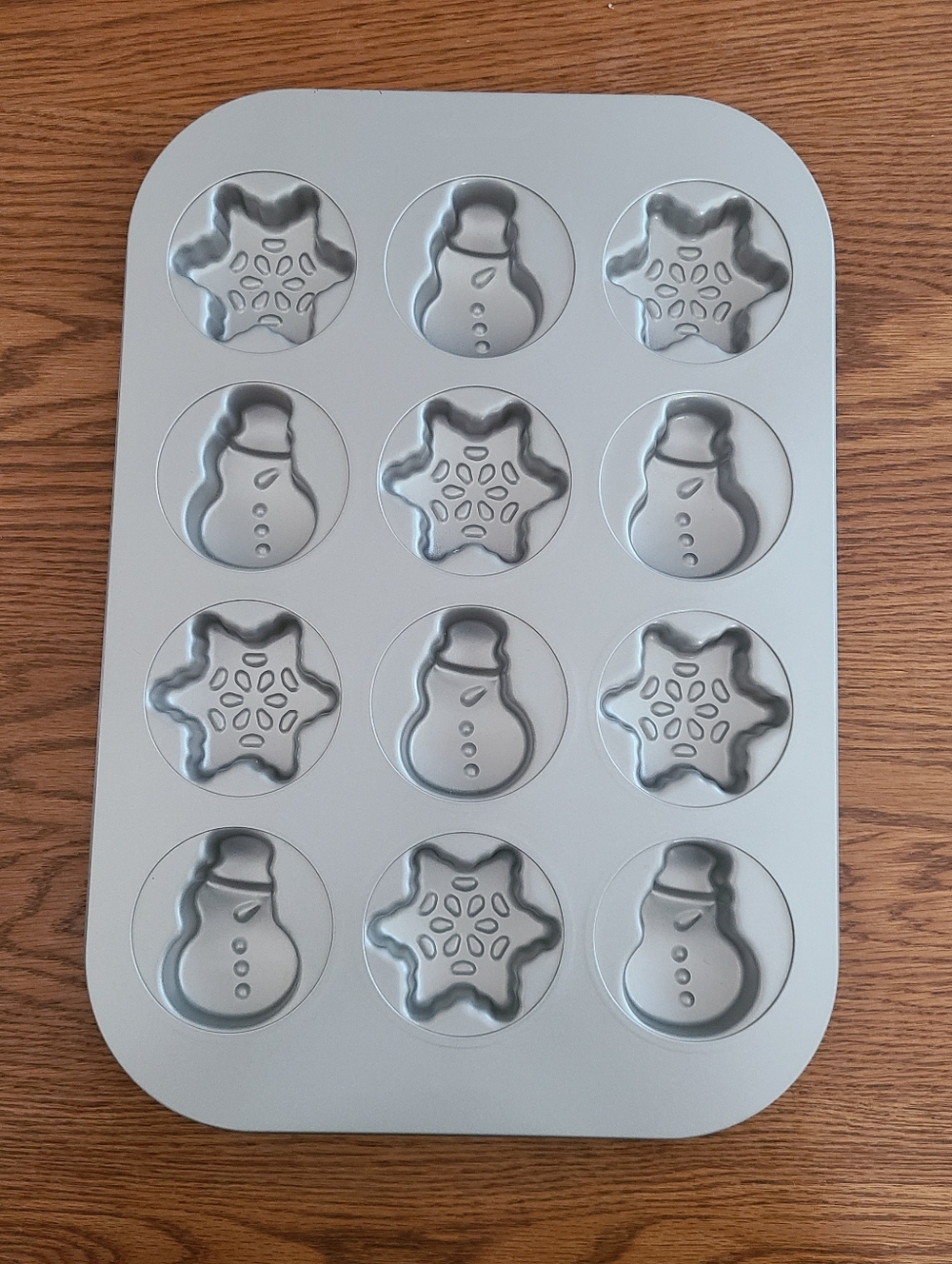 Pampered Chef Winter Snowman & Snowflake Cake Pan